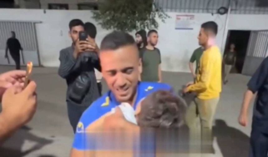 Gazzeli babanın feryadı yürekleri dağladı: Bedeni hala sıcak, ölmedi!