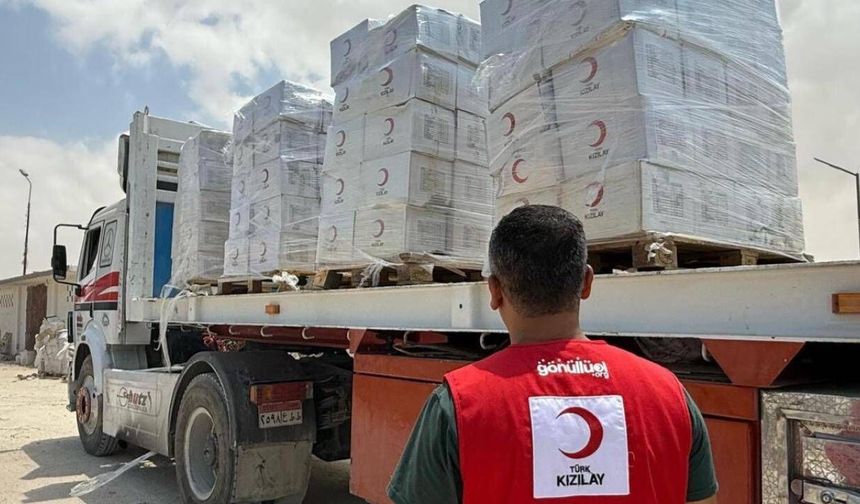 Türk Kızılayın Gazze için hazırladığı 21. 'İyilik Gemisi' Mısır'a ulaştı