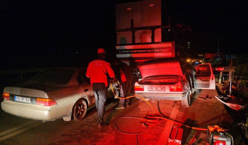 Çorum'da iki otomobil vince çarptı: 1 ölü, 1 yaralı