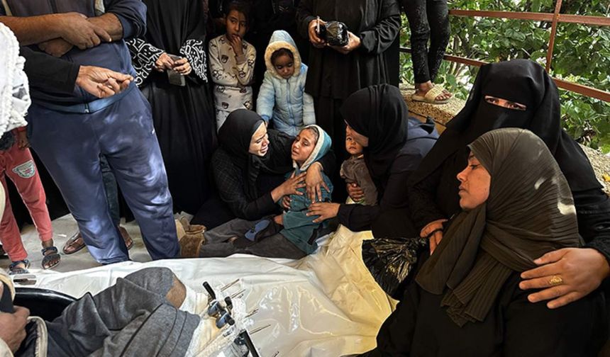 Katil İsrail'in Gazze'ye saldırılarında vefat sayısı 70 bin 667'ye yükseldi