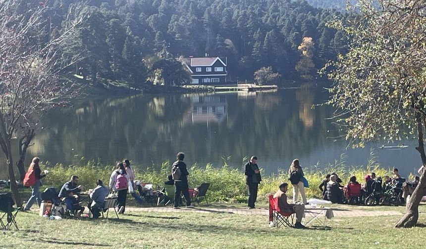 Gölcük Tabiat Parkı, hafta sonu ziyaretçi akınına uğradı