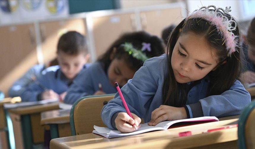 Van, Muş, Bitlis ve Hakkari'de ara tatil sonrası ilk ders zili çaldı