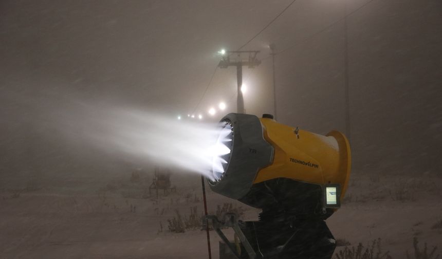 Erciyes Kayak Merkezi, suni karlama ile yeni sezona hazırlanıyor