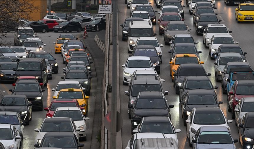 Ankara'da trafik hayatı olumsuz etkiledi