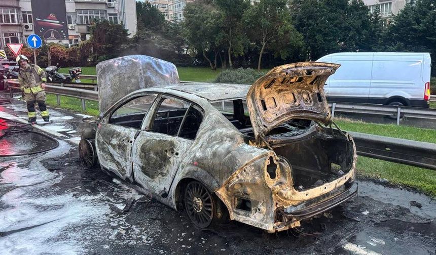 Seyir halindeki araç yandı