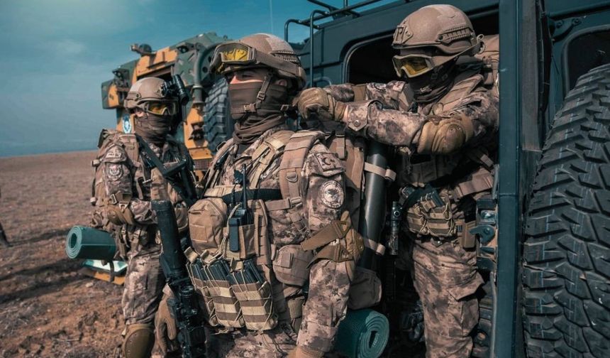 Operasyonda çatışma! 3 polis şehit oldu, 9 yaralı var