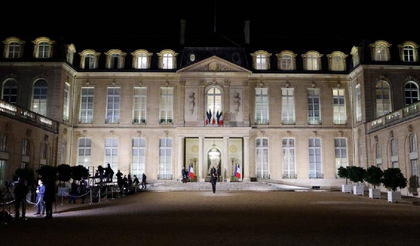 Paris'te bu kez Elysee Sarayı soyuldu