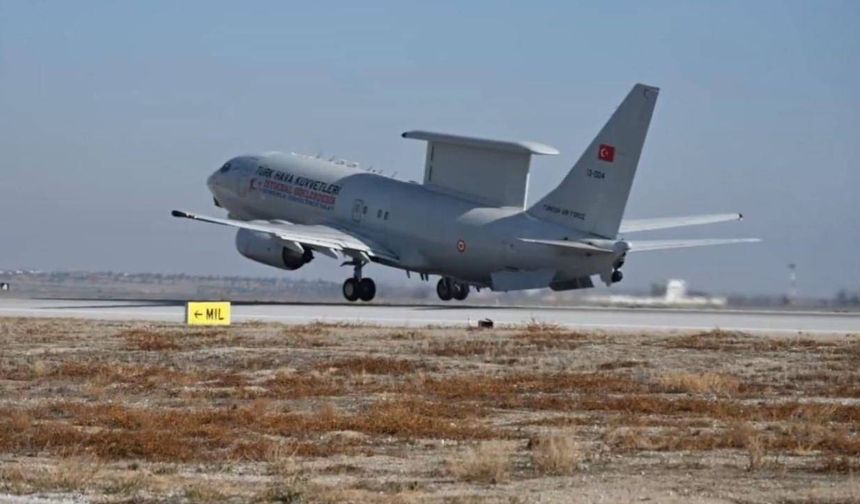 Türk Hava Kuvvetleri'nden Karadeniz'de eğitim uçuşu
