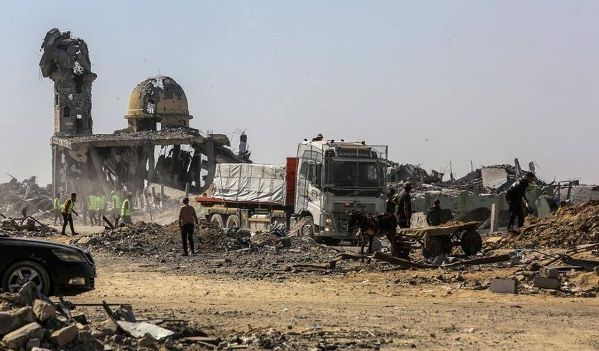 Gazze'ye son iki günde tüm insani yardım hareketleri engellendi