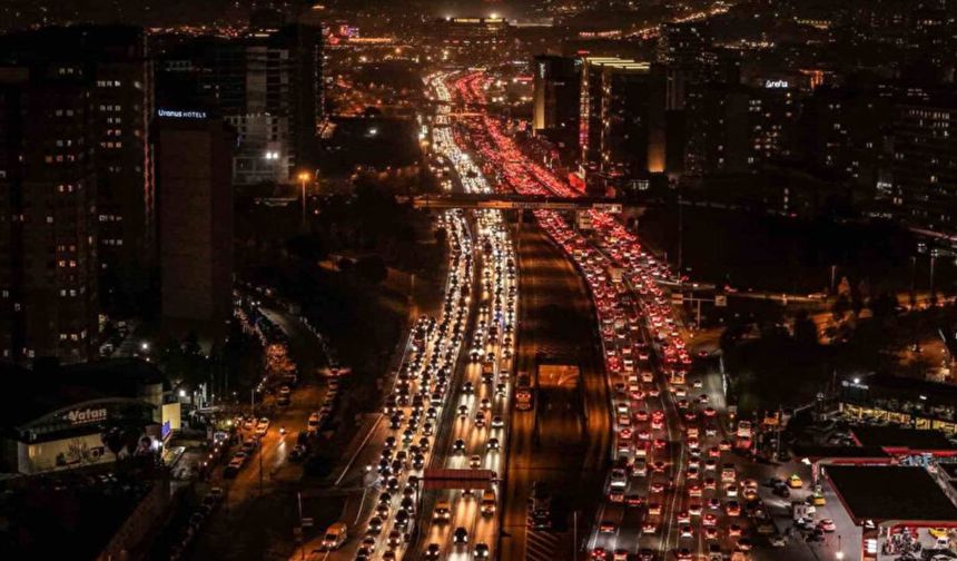 İstanbul'da trafik yoğunluğu havadan görüntülendi
