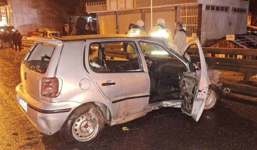 Samsun'da iki otomobil çarpıştı, 3 kişi yaralandı