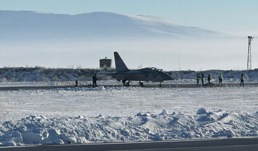 Türkiye'nin ilk milli jet uçağı HÜRJET 'dondurucu' sınavdan geçti