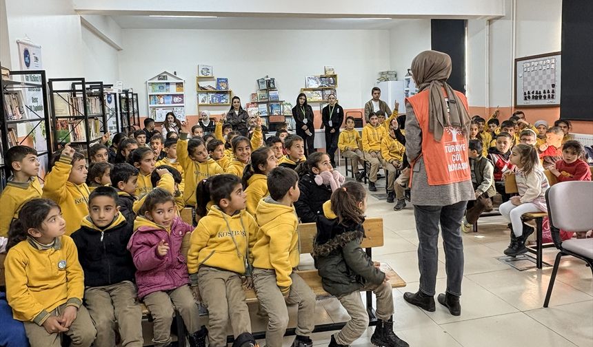 Van'da üniversite öğrencileri, minik öğrencilere ekolojik bilinç aşılıyor
