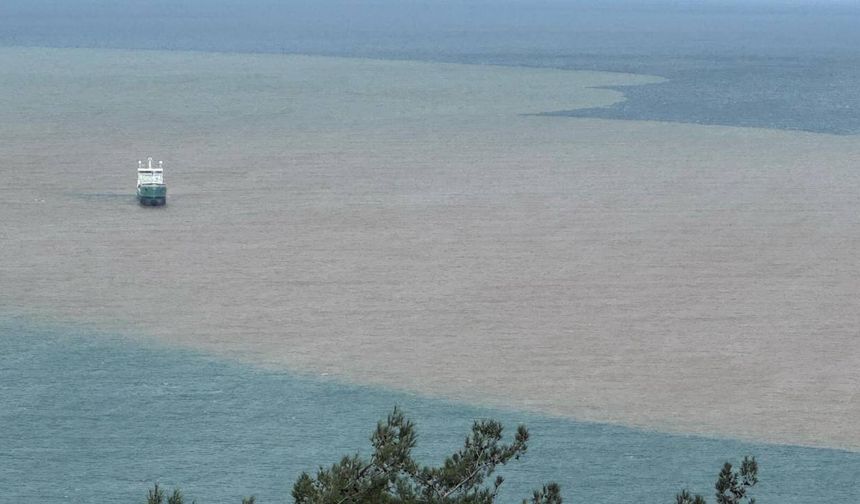 Bartın'da denizin rengi değişti