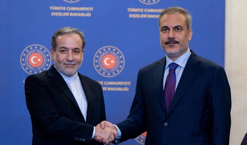 Bakan Fidan İranlı mevkidaşı Arakçi ile görüştü