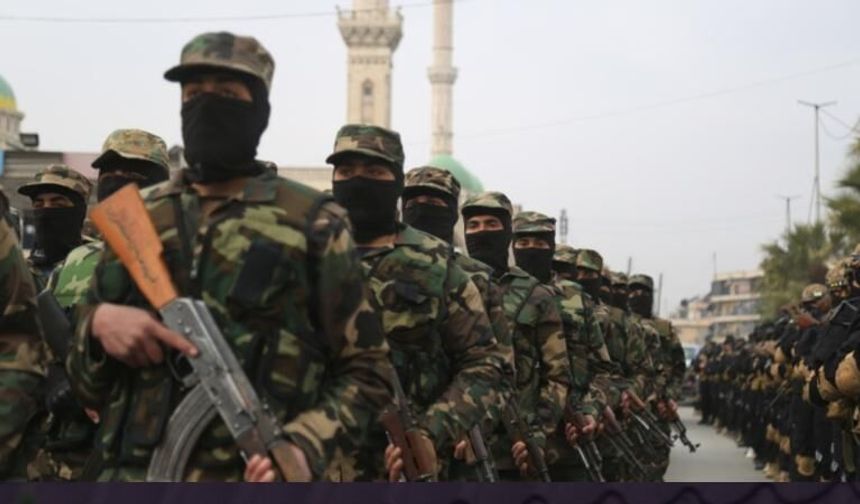 Suriye Fırat Nehri'nin batısındaki cephe hattına takviyeye devam ediyor