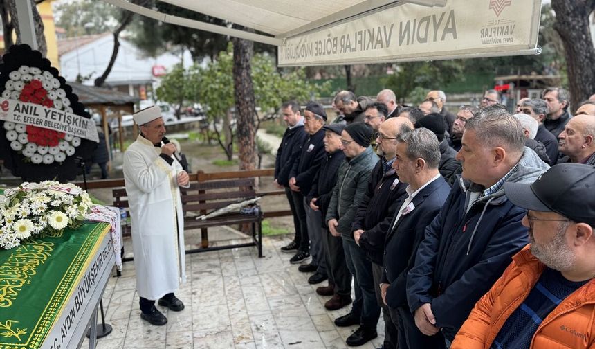 Aydın'da evlerinde öldürülen yaşlı çiftin cenazeleri toprağa verildi