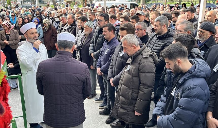 Bulgaristan'da trafik kazasında ölen üniversite öğrencisi memleketi Çanakkale'de defnedildi