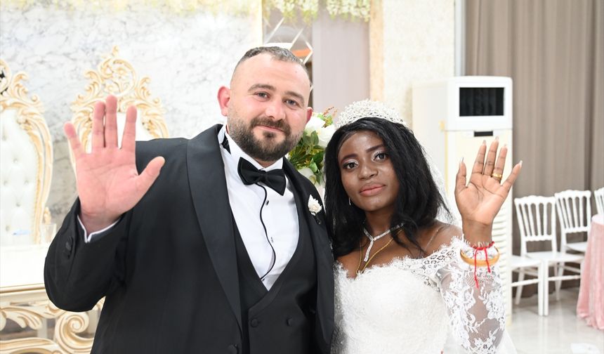 Kongo Demokratik Cumhuriyeti'nde tanışan çift Osmaniye'de düğün yaptı