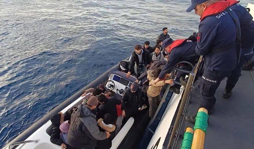 Muğla açıklarında 25 göçmen yakalandı