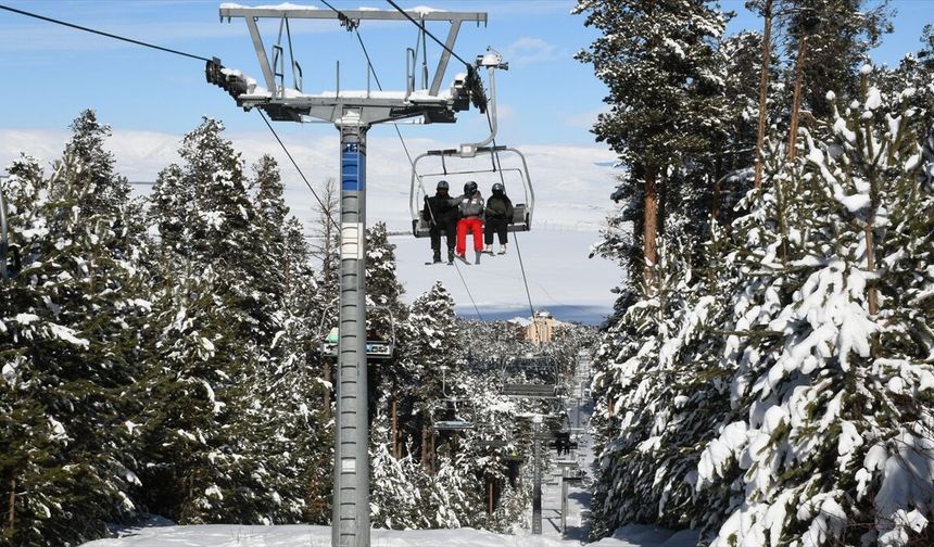 Sarıkamış Kayak Merkezi, kristal karıyla kayakseverleri ağırlıyor