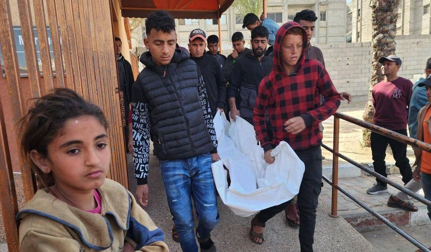 Katil İsrail ramazana başlayan Gazze'de bir kişiyi daha katletti