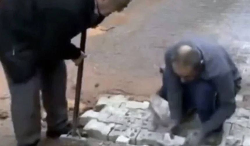 İzmirliler isyanda! Vatandaş küreği kaptı, yolu kendi yaptı