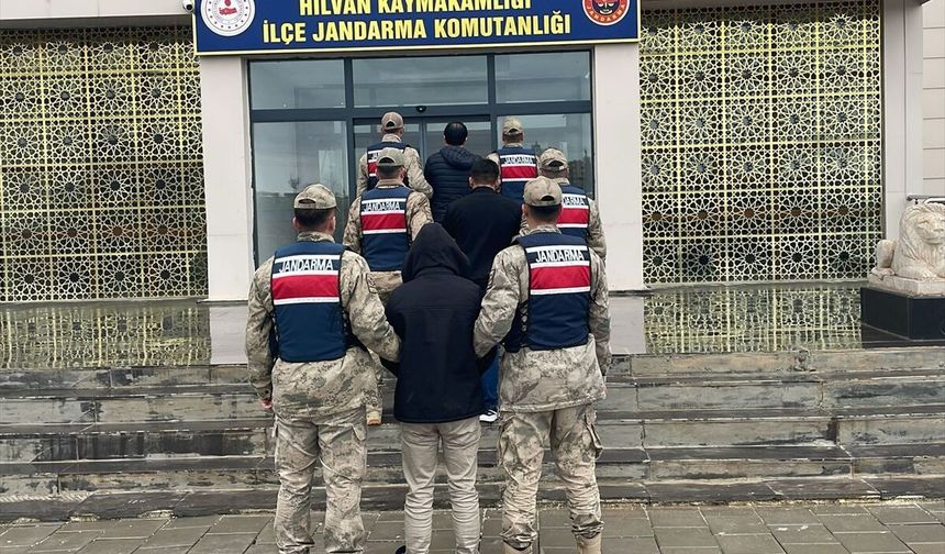 Şanlıurfa'da uyuşturucu operasyonunda yakalanan 3 zanlı tutuklandı