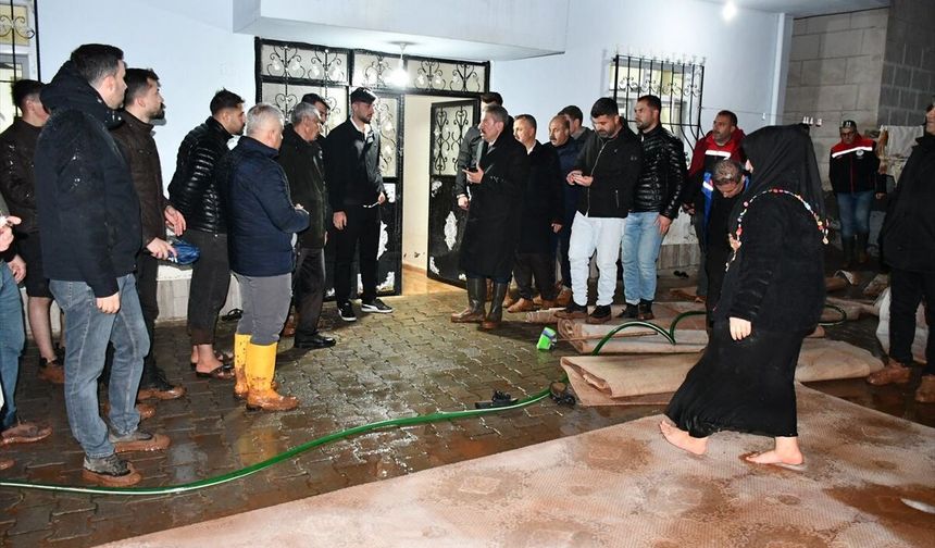 Şırnak'ta sağanak hayatı olumsuz etkiledi