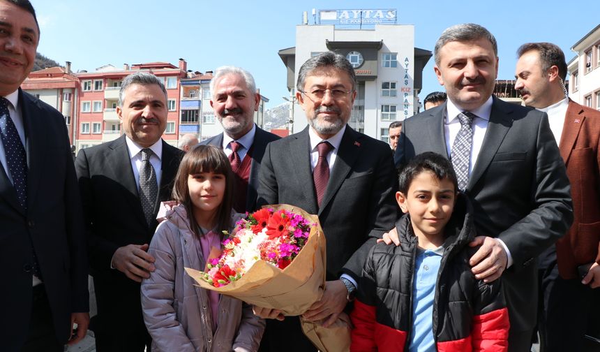 Bakan İbrahim Yumaklı, Gümüşhane'de ziyaretlerde bulundu