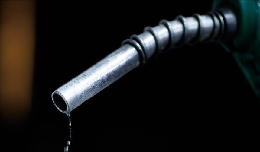 Avustralya, akaryakıt vergisini yarıya indirdi