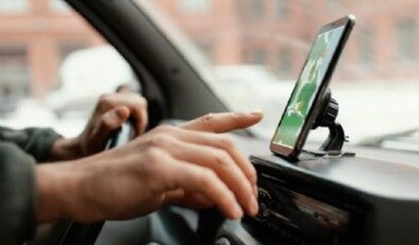 Araçta telefon tutucu ve koku yasaklandı mı? İşte detaylar
