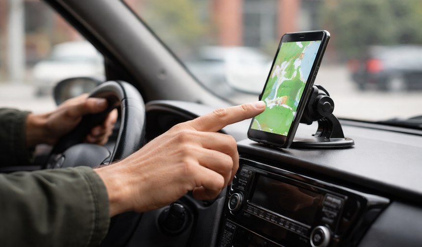 Araçta telefon tutucu ve koku yasaklandı mı? İşte detaylar