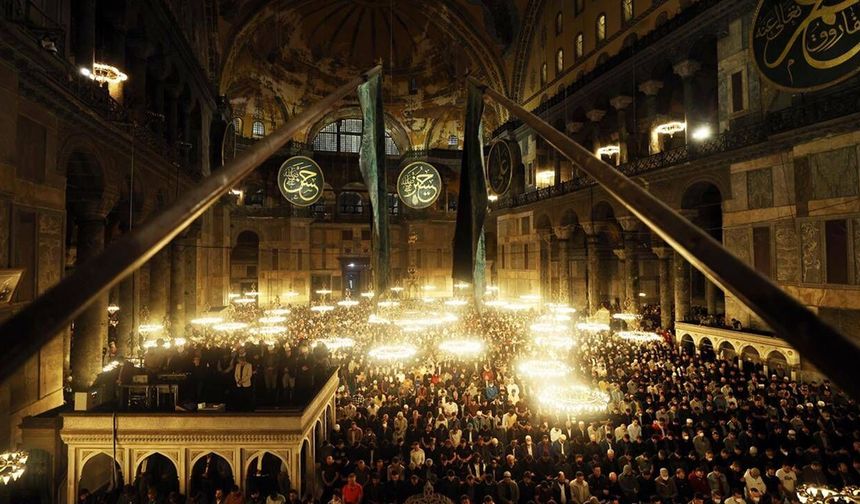 Kadir Gecesi dualarla ihya edilecek