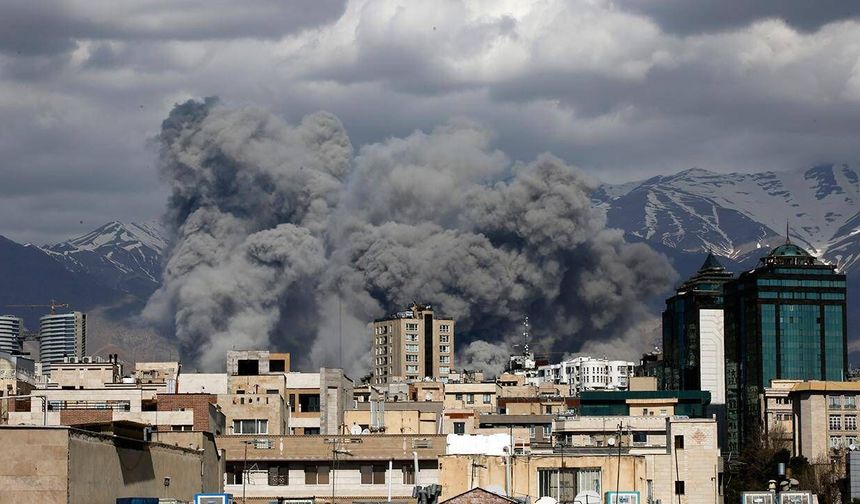 İsrail: İran Devrim Muhafızları Ordusu Karargahı'nı vurduk!