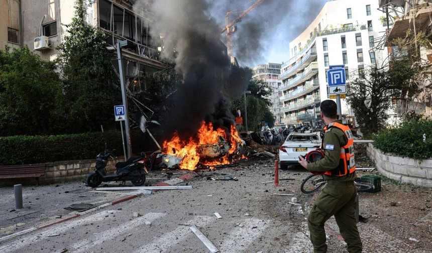 Tel Aviv'de enkaz sayısı giderek artıyor