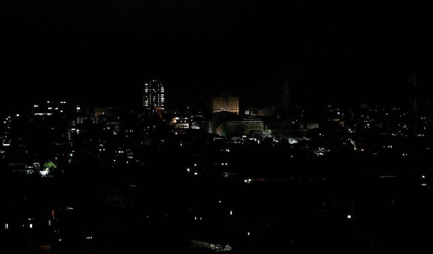 Küba bir kez daha karanlığa gömüldü