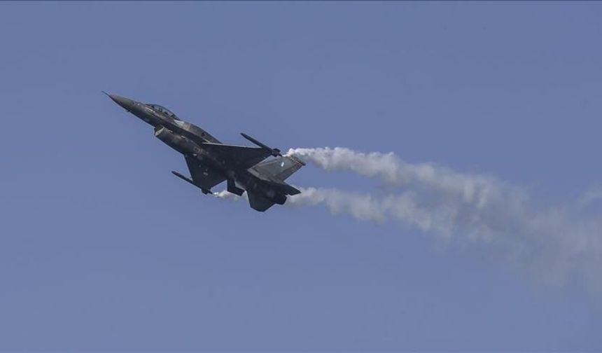 İran ABD'ye ait F-18 savaş uçağını vurdu