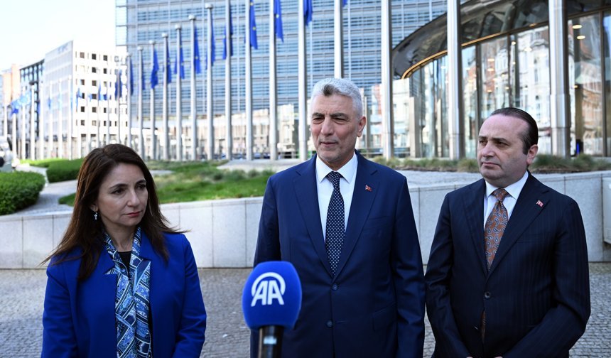 Bakan Ömer Bolat, AB Komisyonu Üyesi Wopke Hoekstra ile görüştü