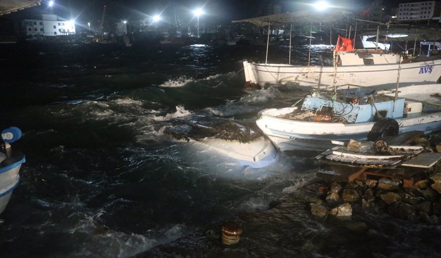 Hatay'da fırtına etkili oluyor