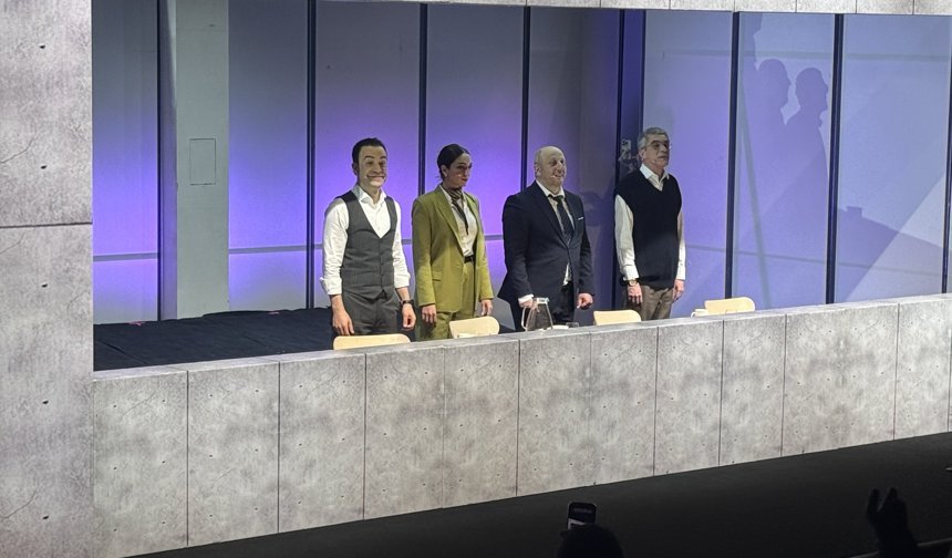 Serkan Keskin'in yönettiği 'Metot', gala gösteriminde izleyiciyle buluştu