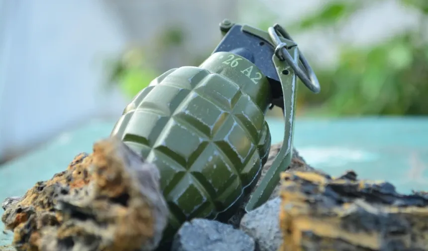 Mersin'de bahçeden el bombası çıktı