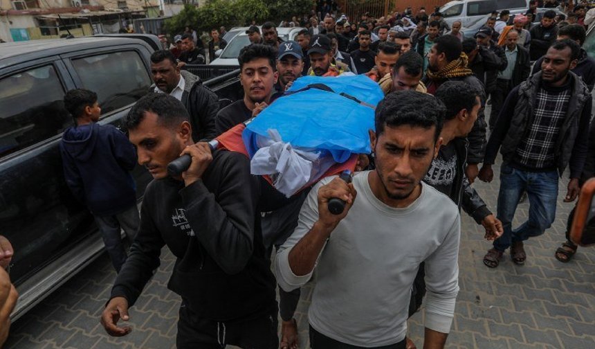 Katil İsrail Gazze Şeridi'nde bir Filistinliyi daha katletti