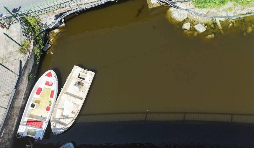 Menekşe Deresi'nin rengi değişti