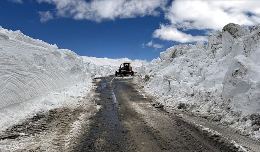 Ardahan-Ardanuç yolu 4 ay sonra ulaşıma açıldı