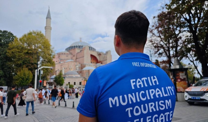 Fatih Belediyesi’nden gençlere kültür köprüsü