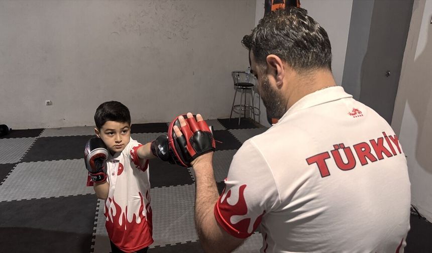 Aynı turnuvanın şampiyonları wushucu baba ile oğul yeni başarılar peşinde