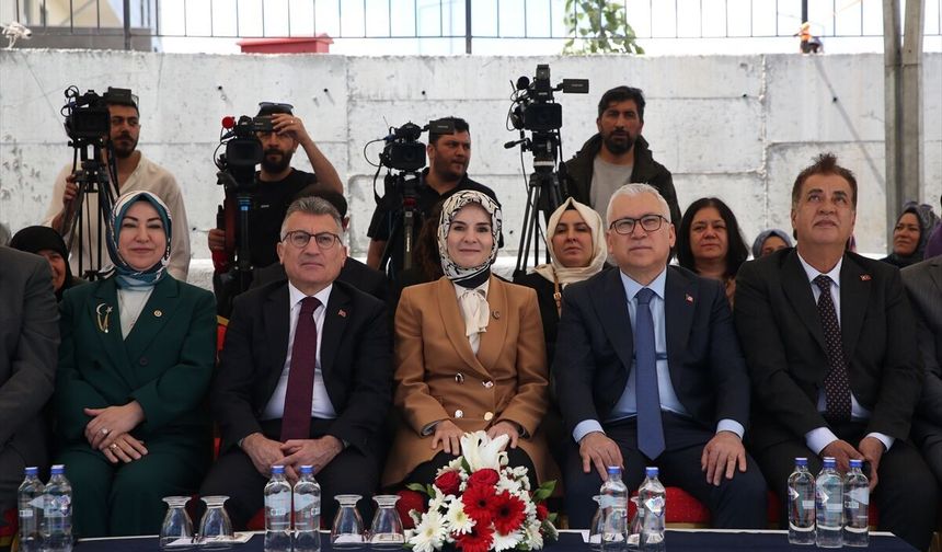 Bakan Göktaş, Sivas'ta huzurevi açılışında konuştu