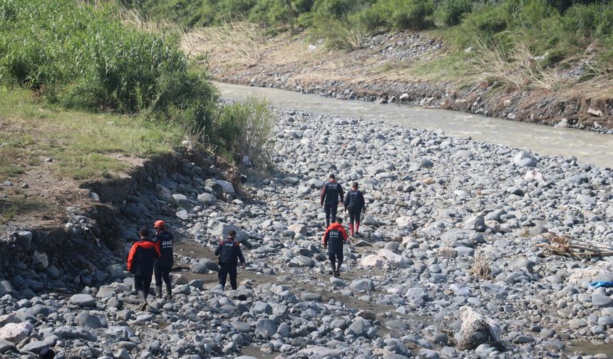 Hatay'da selde kaybolan genci arama çalışmaları sürüyor