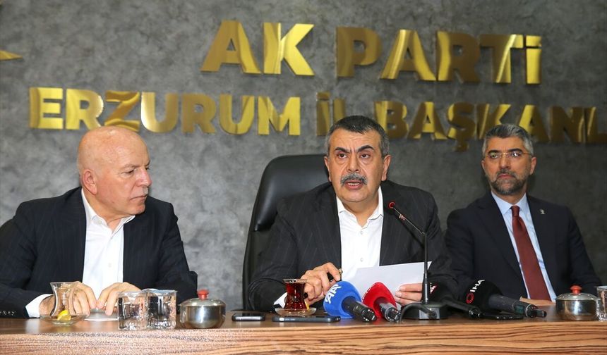 Bakan Tekin, AK Parti Erzurum İl Başkanlığı ziyaretinde konuştu